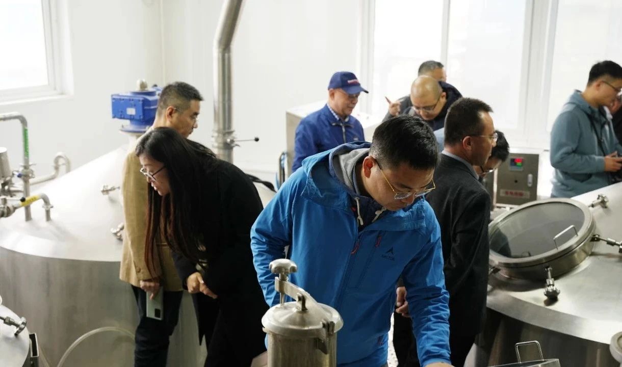 2023年度中国啤酒质料工业钻研会暨啤酒质料制造及应用手艺交流会在山东潍坊召开 - 啤酒代工厂_啤酒厂_啤酒定制_啤酒生产厂家_山东阳春啤酒有限公司